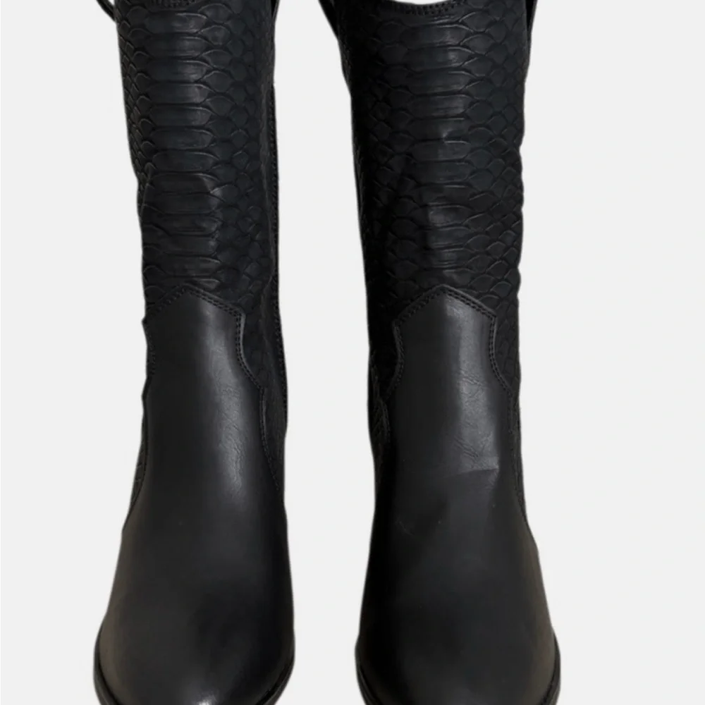 MIA Cindy Embossed  Western Cowboy Boots In Black Python